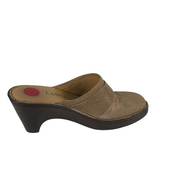 Lassen Tan Leather Slip On Wedge Platform Clog Mule Shoe Sz 11 M - Picture 8 of 12